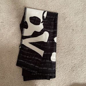 Soulcycle Black Skull Cropped Leggings